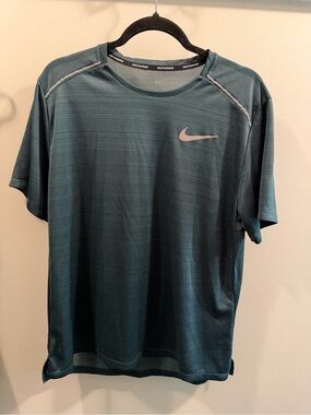 Nike Men’s Teal Athletic Short-Sleeve Shirt